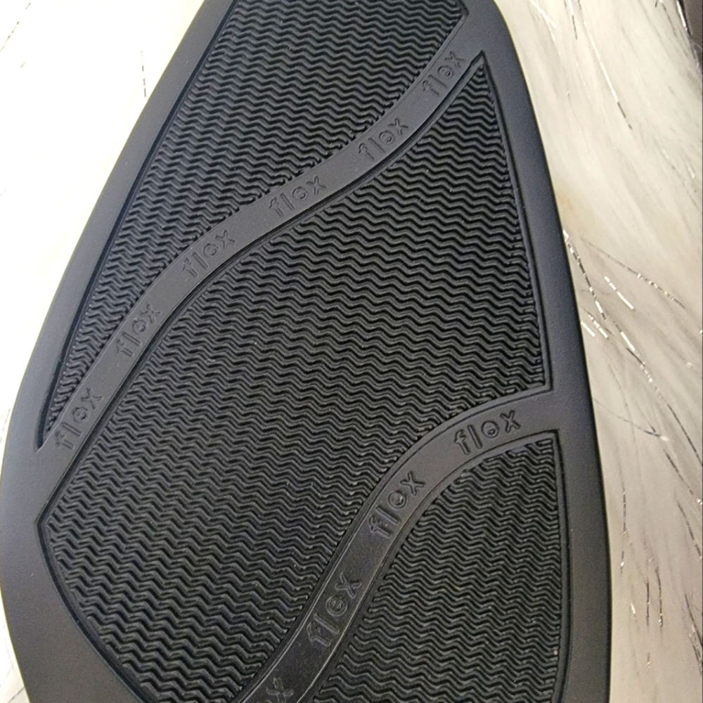 New - Basic Editions Shoes - Picture 4 of 9